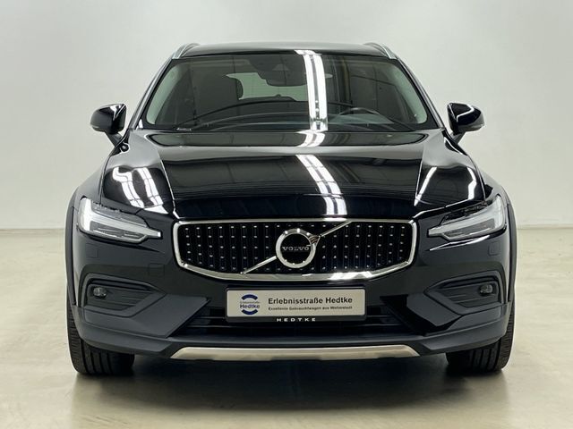 Gebraucht Volvo V60 CC Pro 197 PS (144 kW) 2021 Black stone Kombi