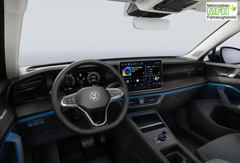 Neu VW Tiguan IQ Drive 150 PS (110 kW) 2026 Grenadillschwarz meta... SUV
