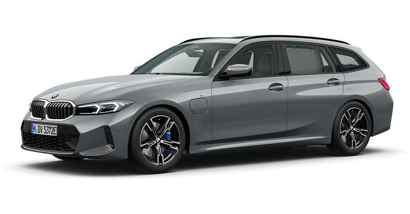 Grau Gebraucht 2025 BMW 330e Comfort Edition Kombi | 55.558 € - Bild 1/4