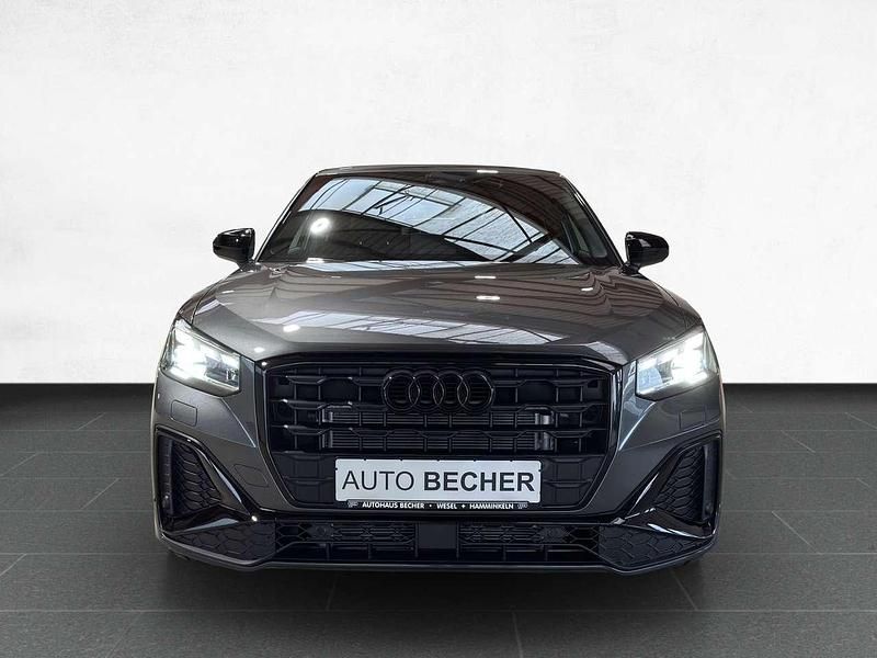 Neu Audi Q2 S-Line 150 PS (110 kW) 2025 Grau SUV