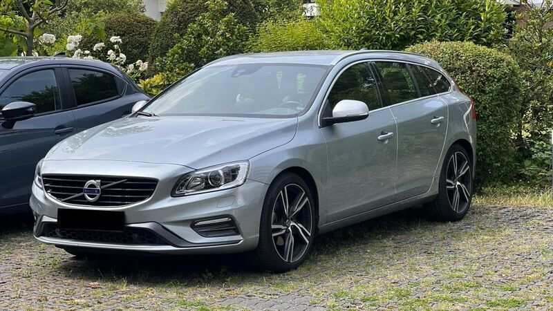 Inscription electric silver me Gebraucht 2018 Volvo V60 Kombi | 21.890 € (Guter Preis) - Bild 1/4