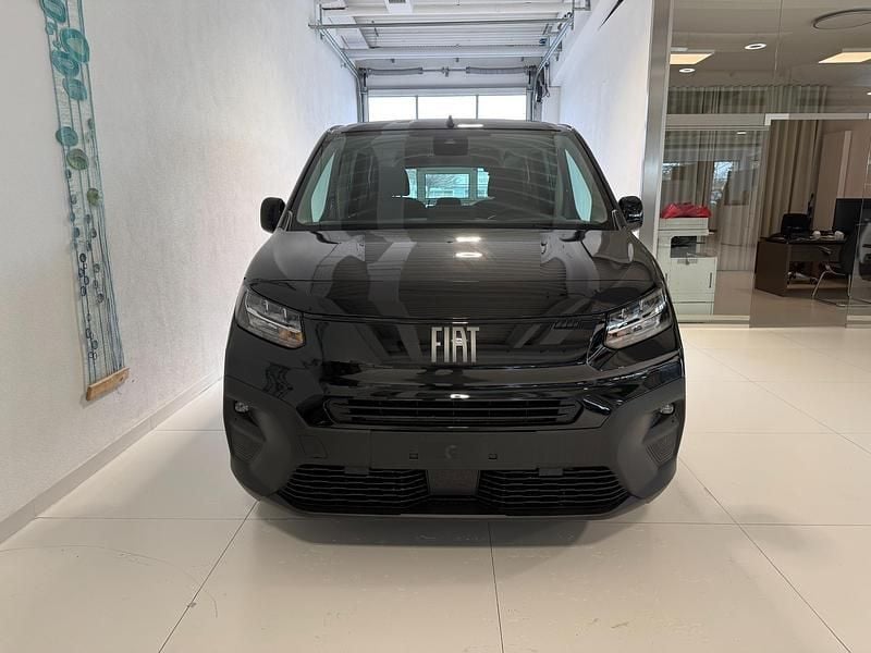 Neu Fiat Doblò Tech 102 PS (75 kW) 2026 632 schwarz metallic Van / Kleinbus