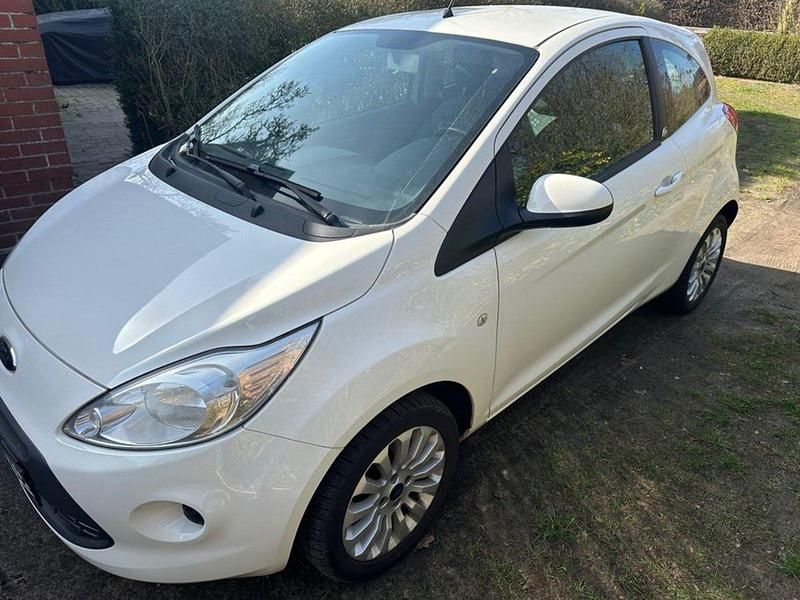 Gebraucht Ford Ka 69 PS (50 kW) 2012 Weiß Kleinwagen
