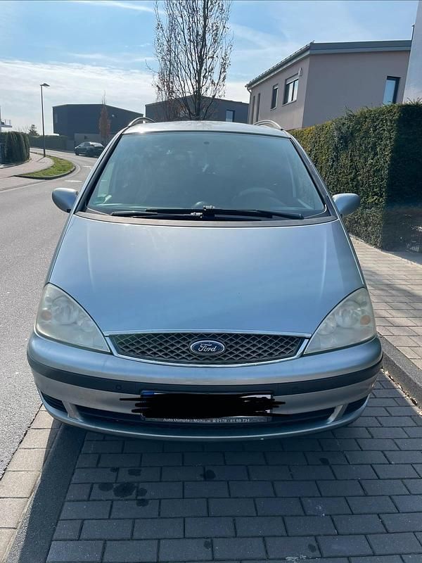 Gebraucht Ford Galaxy 116 PS (85 kW) 2004 Silber Van / Kleinbus