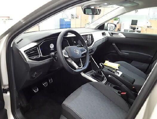 Gebraucht VW Polo Move 80 PS (58 kW) 2024 Ivorysilvermetallic Kleinwagen
