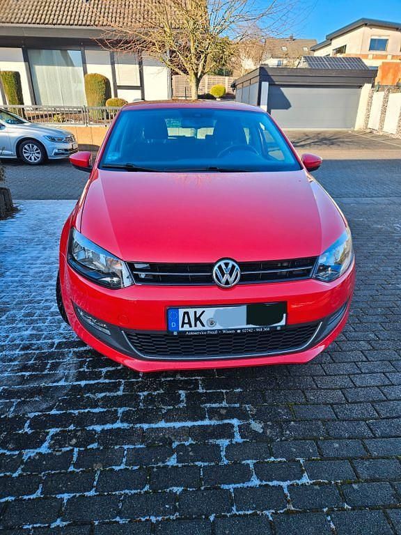Gebraucht VW Polo Life 90 PS (66 kW) 2013 Rot Kleinwagen