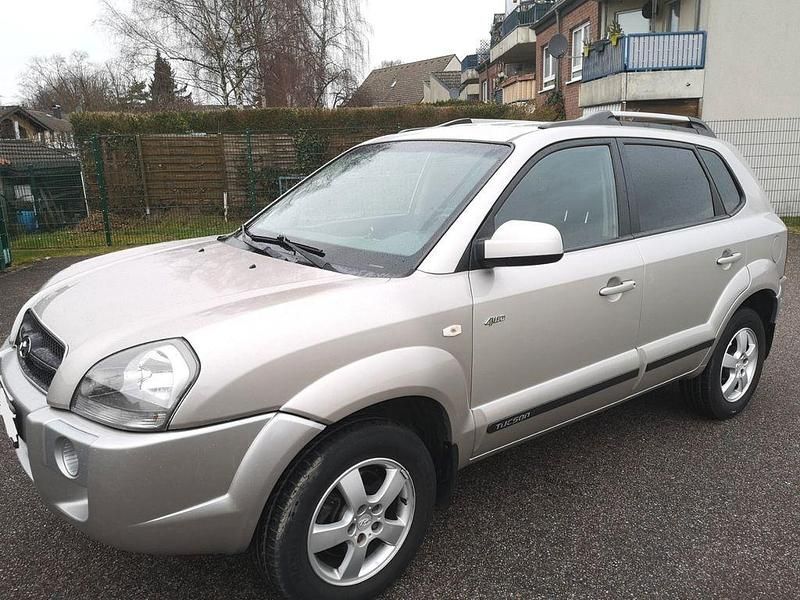 Gebraucht Hyundai Tucson GLS 141 PS (103 kW) 2008 Silber SUV