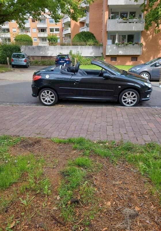Schwarz Gebraucht 2007 Peugeot 206 CC Cabrio | 1.500 € - Bild 1/4
