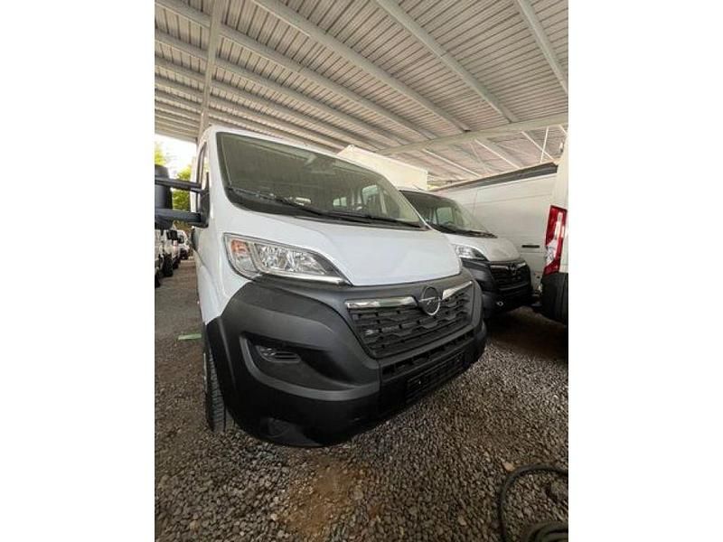 Weiss Gebraucht 2024 Opel Movano Van | 34.510 € - Bild 1/4