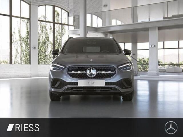 Gebraucht Mercedes GLA250 Progressive 160 PS (117 kW) 2020 Grau SUV