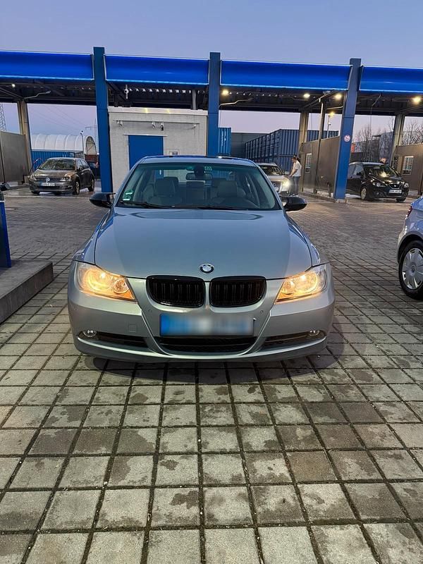 Gebraucht BMW 325 218 PS (160 kW) 2005 Blau Limousine