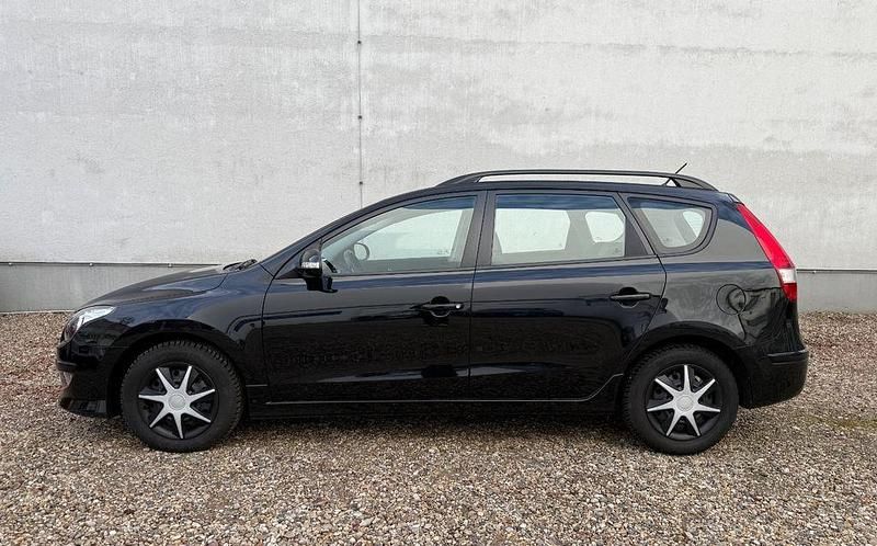 Gebraucht Hyundai i30 Classic 90 PS (66 kW) 2011 Schwarz Kombi