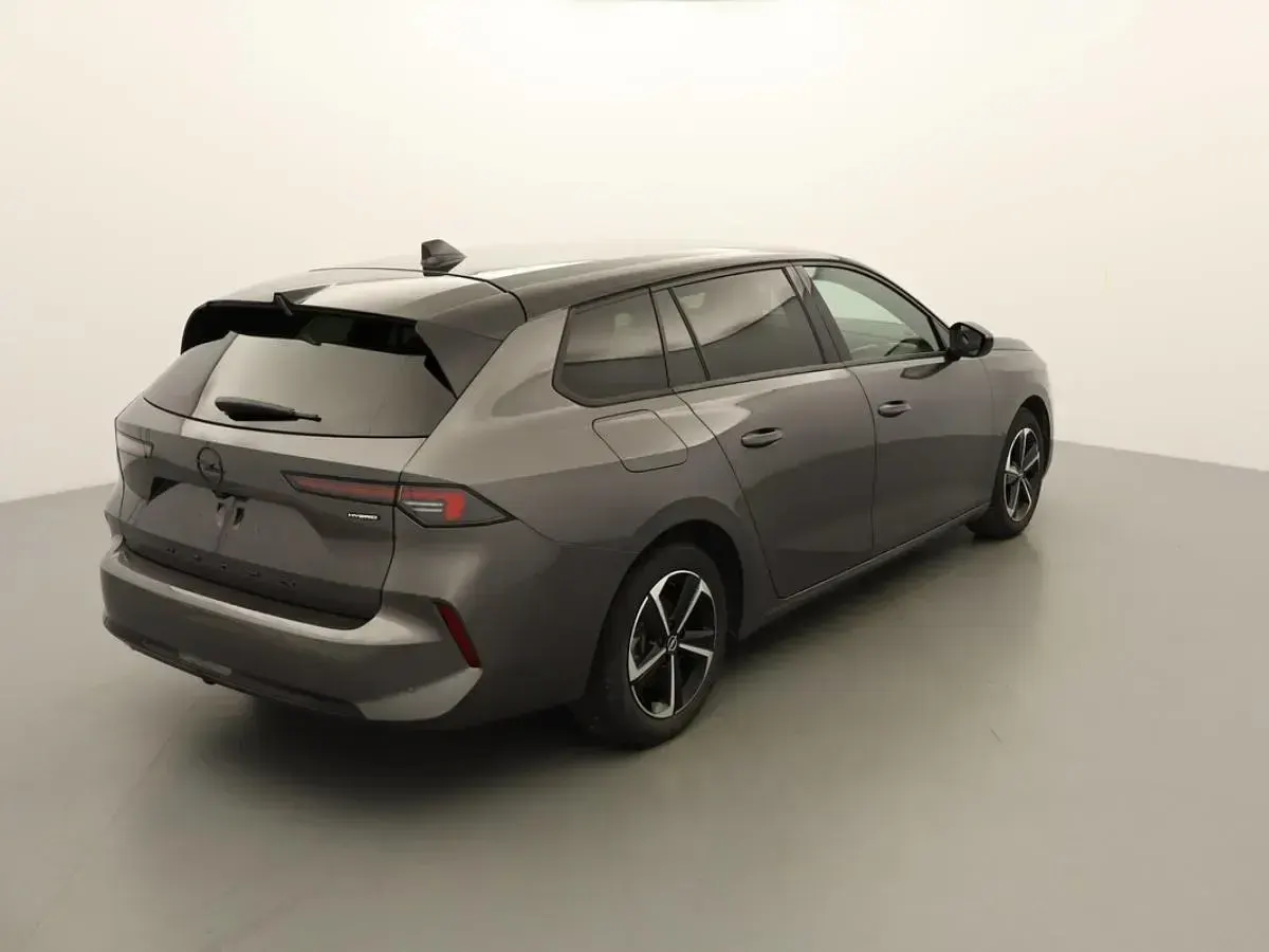 Gebraucht Opel Astra 137 PS (100 kW) 2025 Vulkan grey Kleinwagen