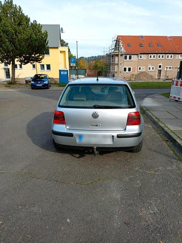 Gebraucht VW Golf IV 101 PS (74 kW) 2002 Silber Limousine