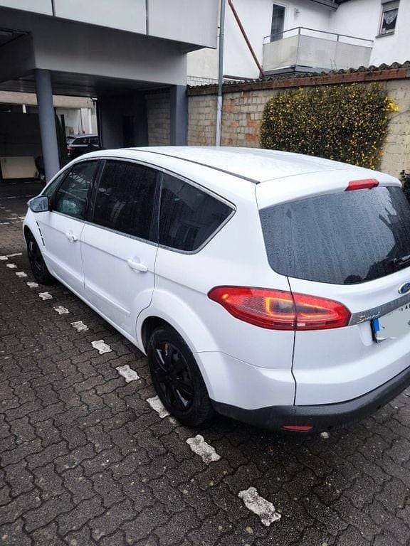 Gebraucht Ford S-MAX Titanium 140 PS (102 kW) 2010 Van / Kleinbus