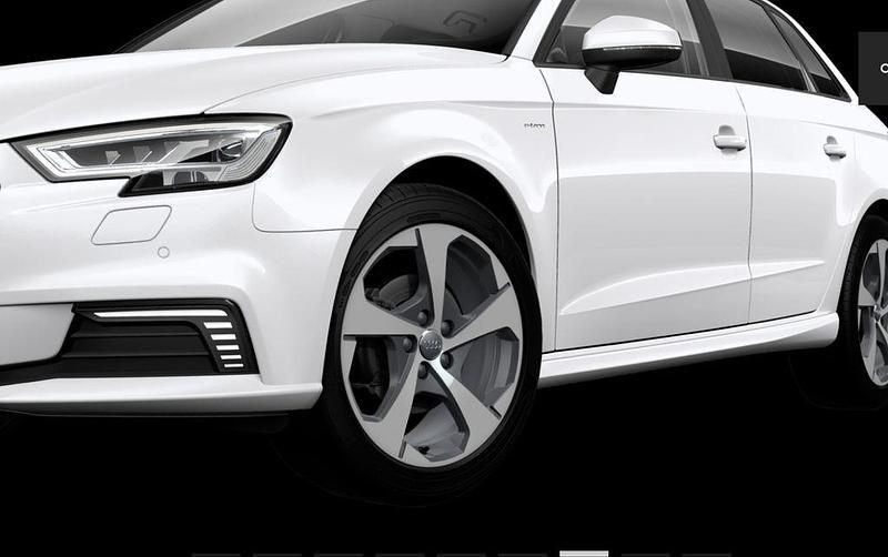 Gebraucht Audi e-tron Sport 204 PS (150 kW) 2017 Weiß SUV