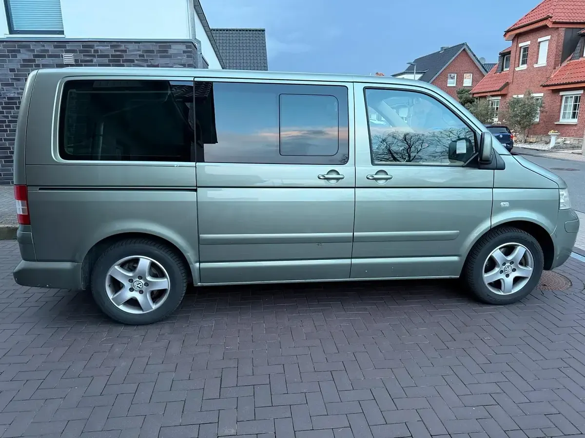 Gebraucht VW Multivan 174 PS (127 kW) 2007 Grün Van / Kleinbus