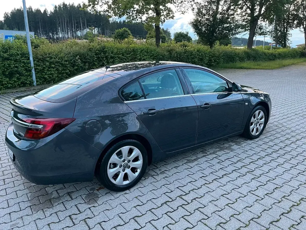 Gebraucht Opel Insignia 120 PS (88 kW) 2014 Grau Limousine