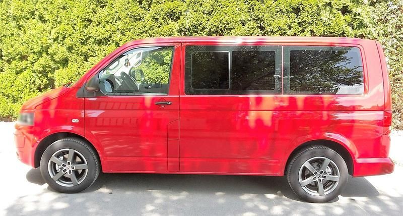 Second-hand VW T5 140 CP (102 kW) 2011 Roșu Van