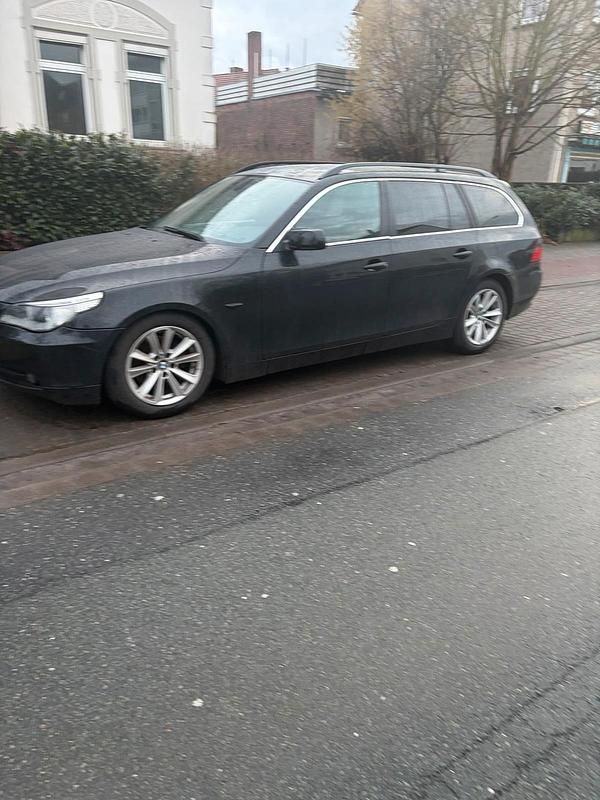 Gebraucht BMW 523 177 PS (130 kW) 2005 Schwarz Kombi
