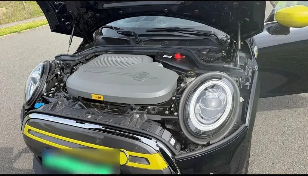 Usata Mini Cooper SE 135 kW (184 CV) 2021 Blu Utilitaria