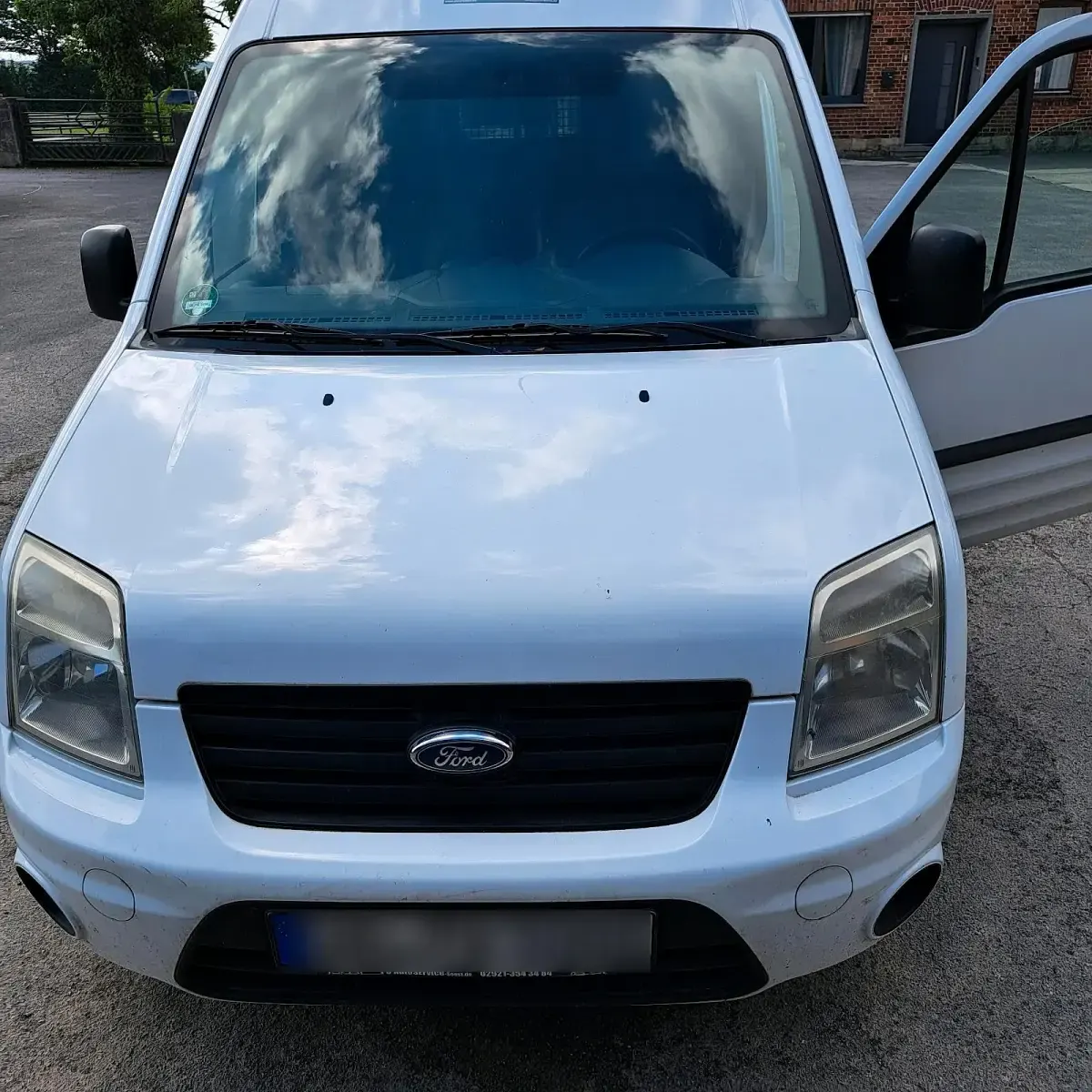 Gebraucht Ford Tourneo 90 PS (66 kW) 2011 Weiß Van / Kleinbus