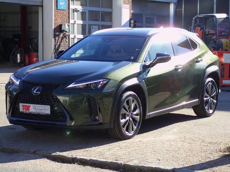 Gebraucht Lexus UX 250h 184 PS (135 kW) 2024 Grün SUV