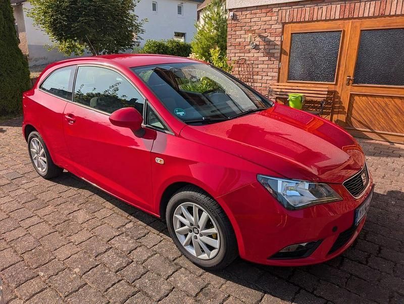 Rot Gebraucht 2013 Seat Ibiza SC Style Kleinwagen | 2.500 € (Superpreis) - Bild 1/4