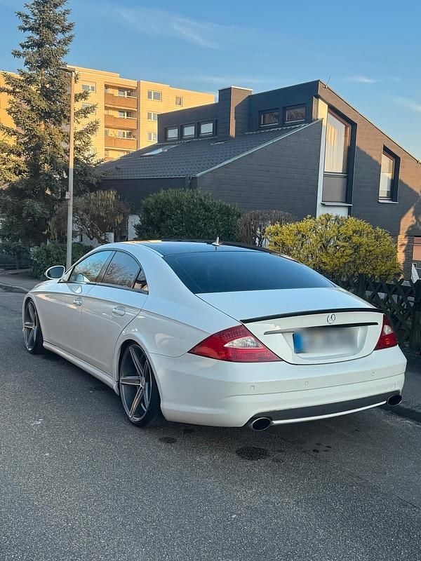 Gebraucht Mercedes CLS550 387 PS (284 kW) 2007 Weiß Limousine