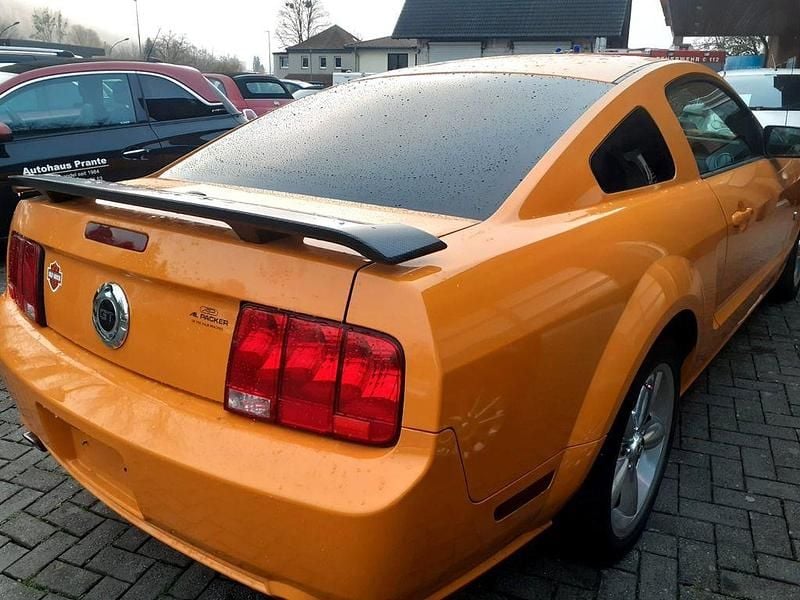 Gebraucht Ford Mustang GT 305 PS (224 kW) 2008 Orange