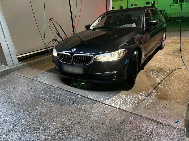 Gebraucht BMW 520 190 PS (139 kW) 2018 Schwarz Kombi
