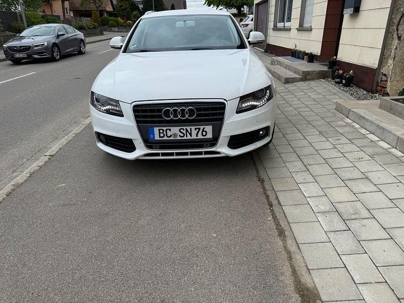 Weiß Gebraucht 2009 Audi A4 Ambition Kombi | 7.609 € (Fairer Preis) - Bild 1/4