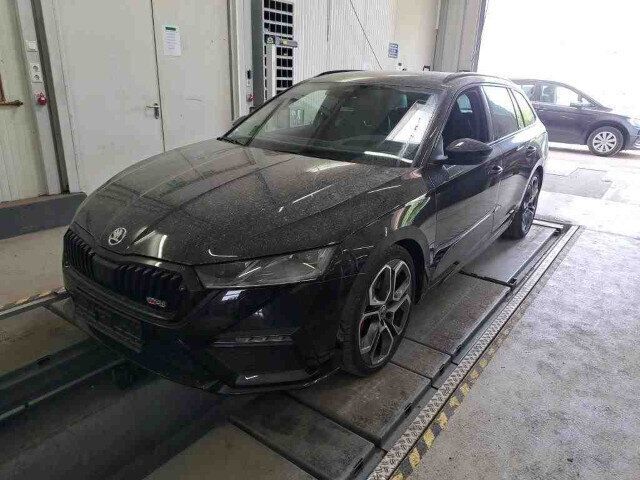 Blackmagic perleffekt (metallic) Gebraucht 2021 Skoda Octavia RS Limousine | 31.880 € (Etwas zu teuer) - Bild 1/4
