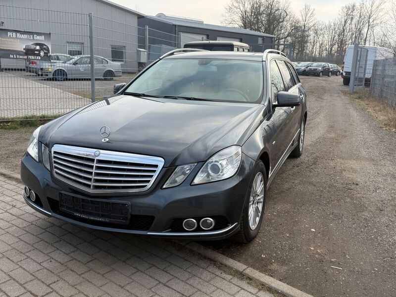 Grau Gebraucht 2011 Mercedes E200 Elegance Kombi | 6.990 € (Fairer Preis) - Bild 1/4