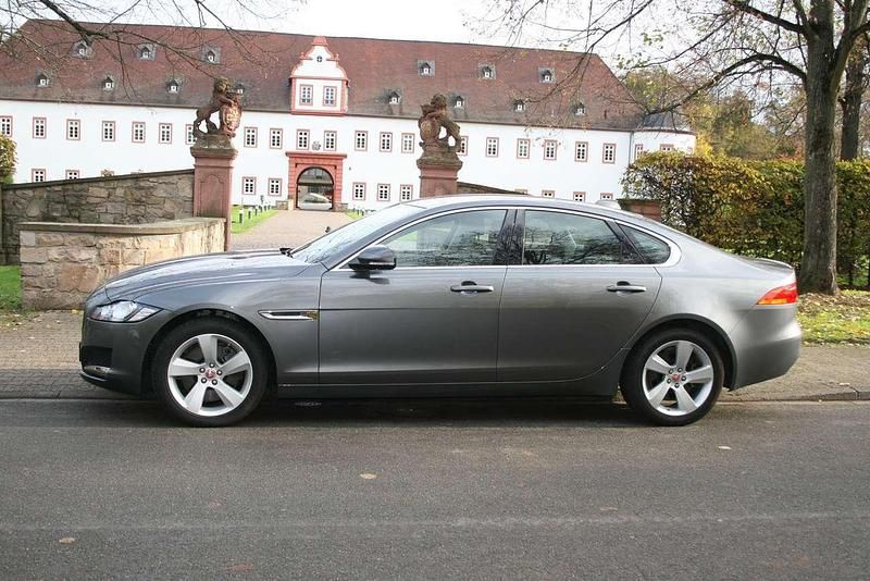 Gebraucht Jaguar XF Prestige 300 PS (220 kW) 2018 Grau Limousine