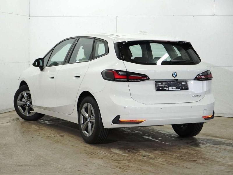 Gebraucht BMW 220 163 PS (119 kW) 2025 Alpinweiss 3 Van / Kleinbus