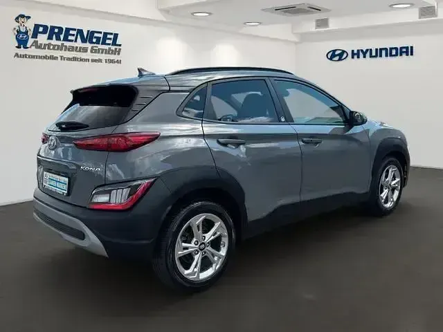 Gebraucht Hyundai Kona Edition 30+ 120 PS (88 kW) 2022 Grau SUV