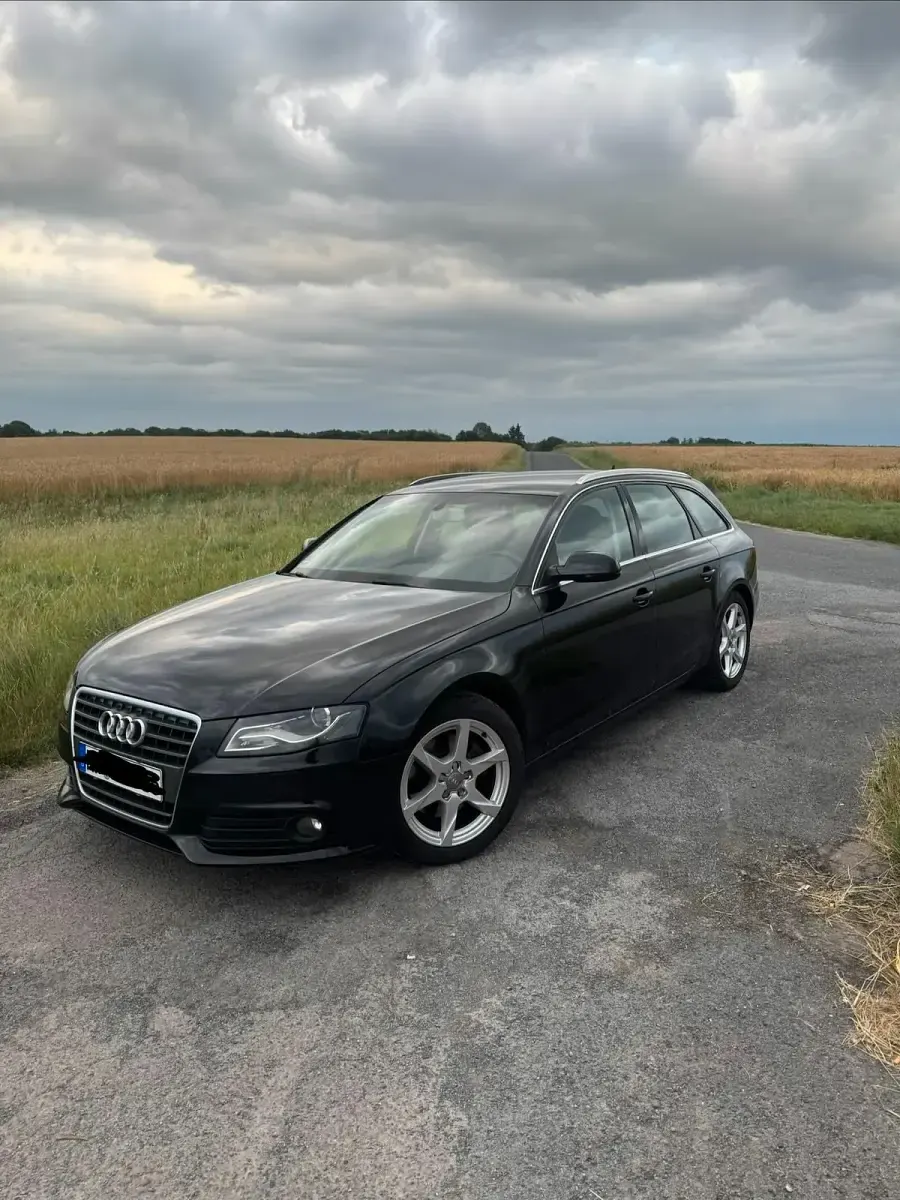 Gebraucht Audi A4 160 PS (117 kW) 2011 Schwarz Kombi