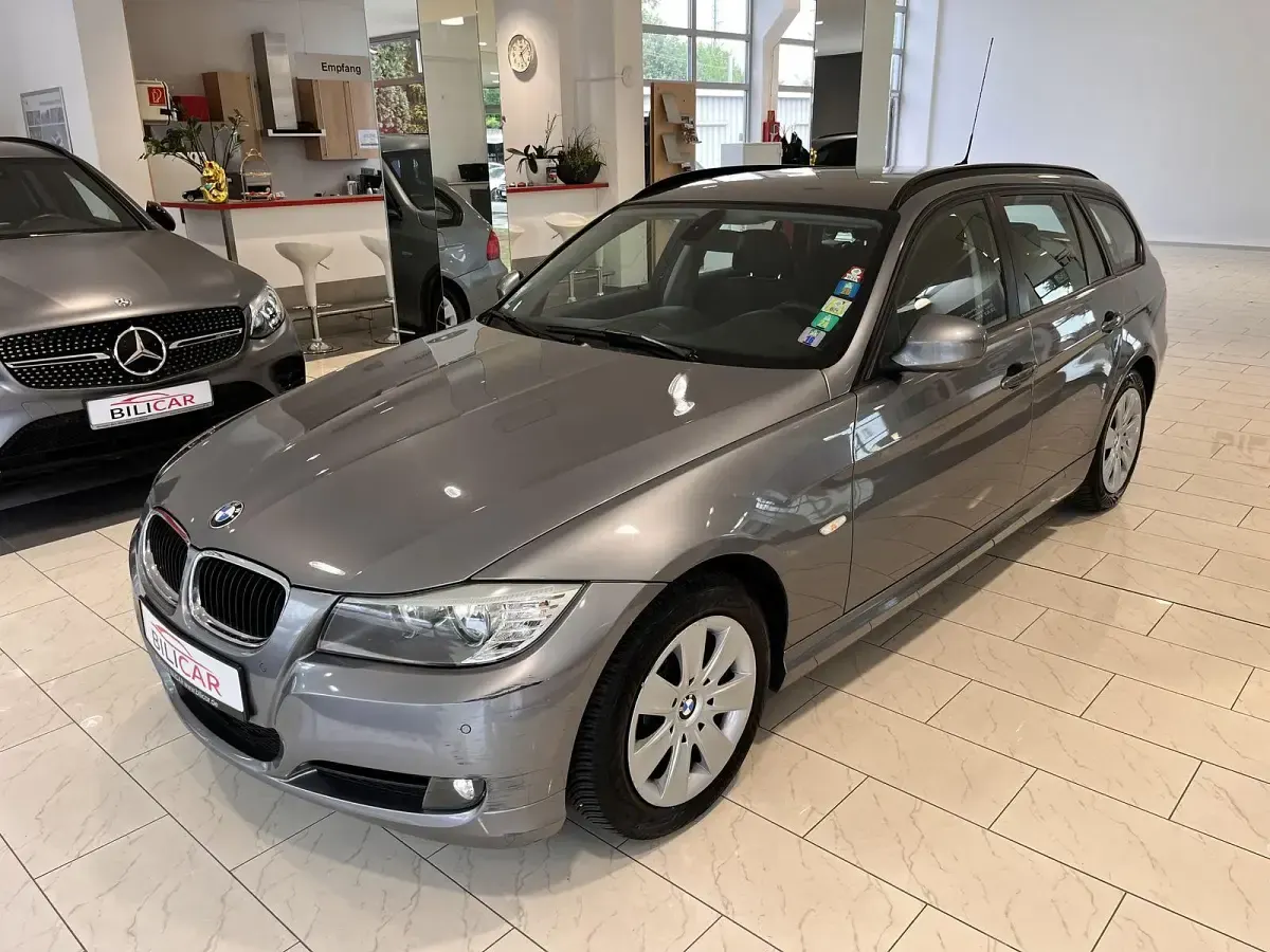 Gebraucht BMW 318 Comfort Edition 143 PS (105 kW) 2012 Grau Kombi
