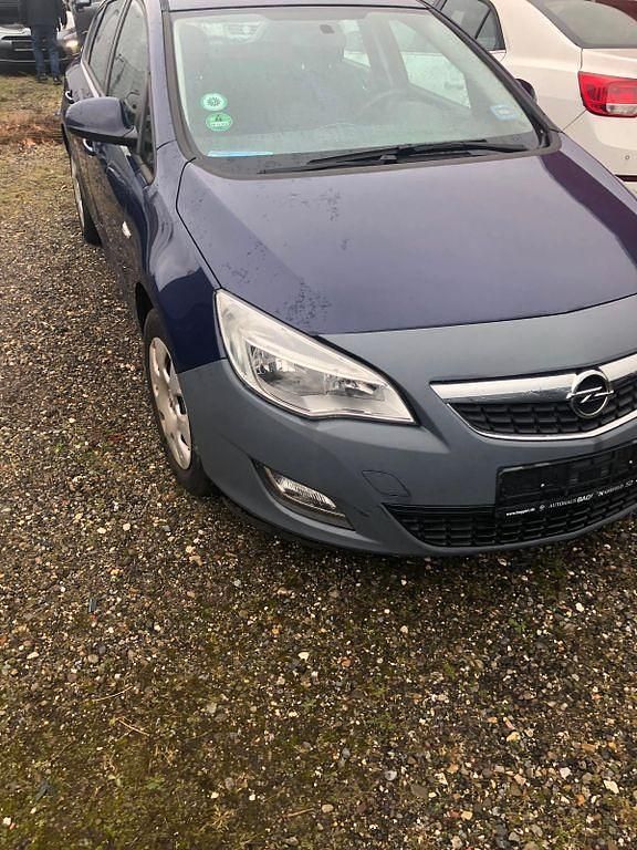 Gebraucht Opel Astra Selection 87 PS (63 kW) 2010 Grau Limousine