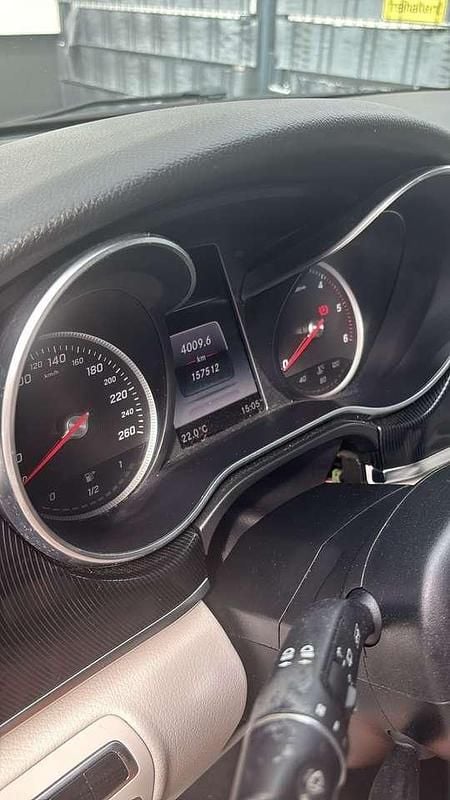 Weiß Gebraucht 2014 Mercedes V220 Van / Kleinbus | 25.900 € (Superpreis) - Bild 1/4