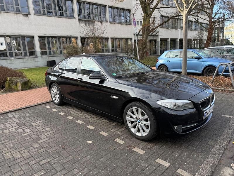 Schwarz Gebraucht 2012 BMW 520 Limousine | 11.500 € (Fairer Preis) - Bild 1/4