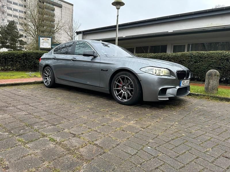 Grau Gebraucht 2010 BMW 525 Limousine | 16.500 € (Teuer) - Bild 1/4