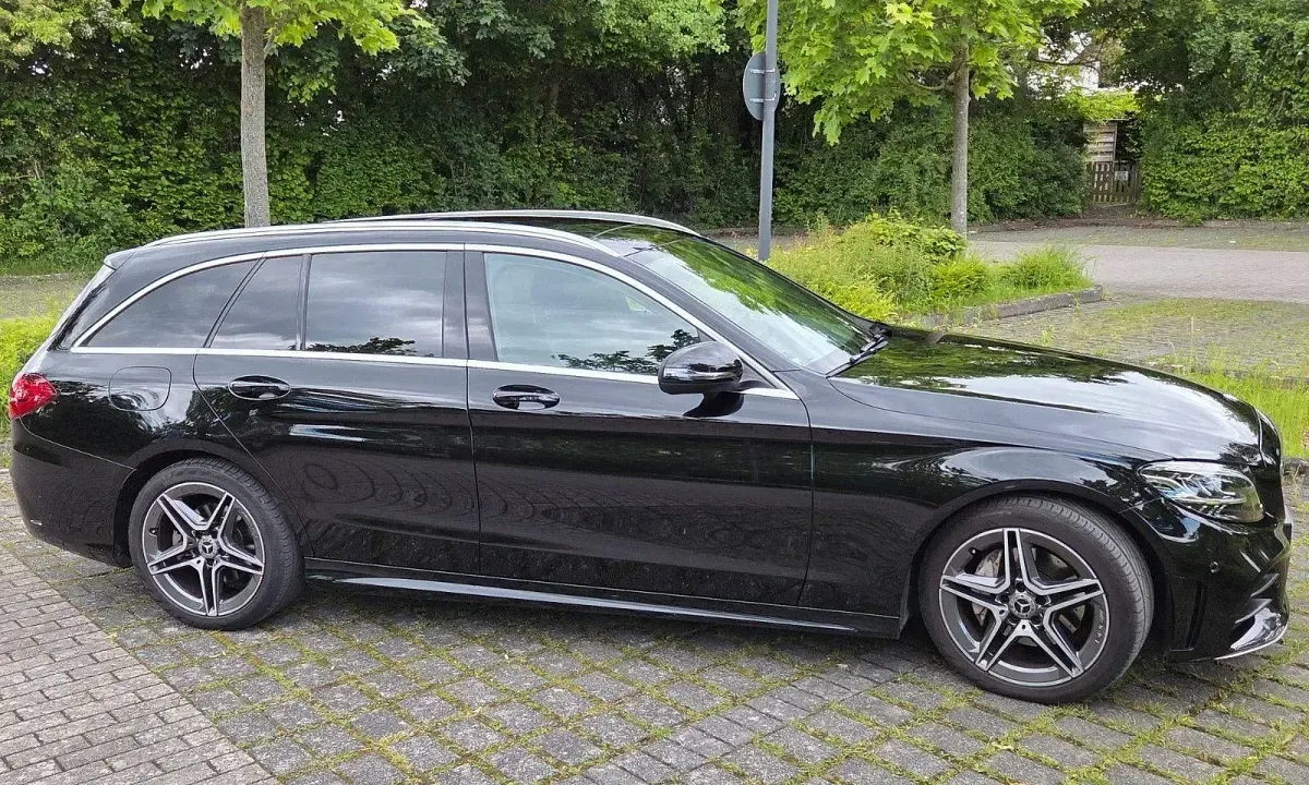Gebraucht Mercedes C220 AMG line 194 PS (142 kW) 2019 Schwarz Kombi