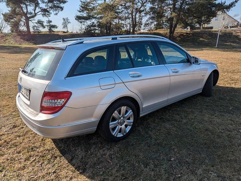 Gebraucht Mercedes C220 170 PS (125 kW) 2010 Silber Limousine