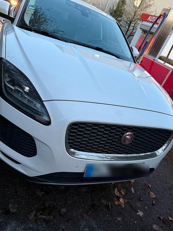 Weiß Gebraucht 2018 Jaguar E-Pace SUV | 16.500 € (Superpreis) - Bild 1/4