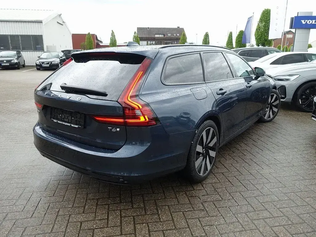 Gebraucht Volvo V90 Plus 398 PS (292 kW) 2025 Blau Kombi