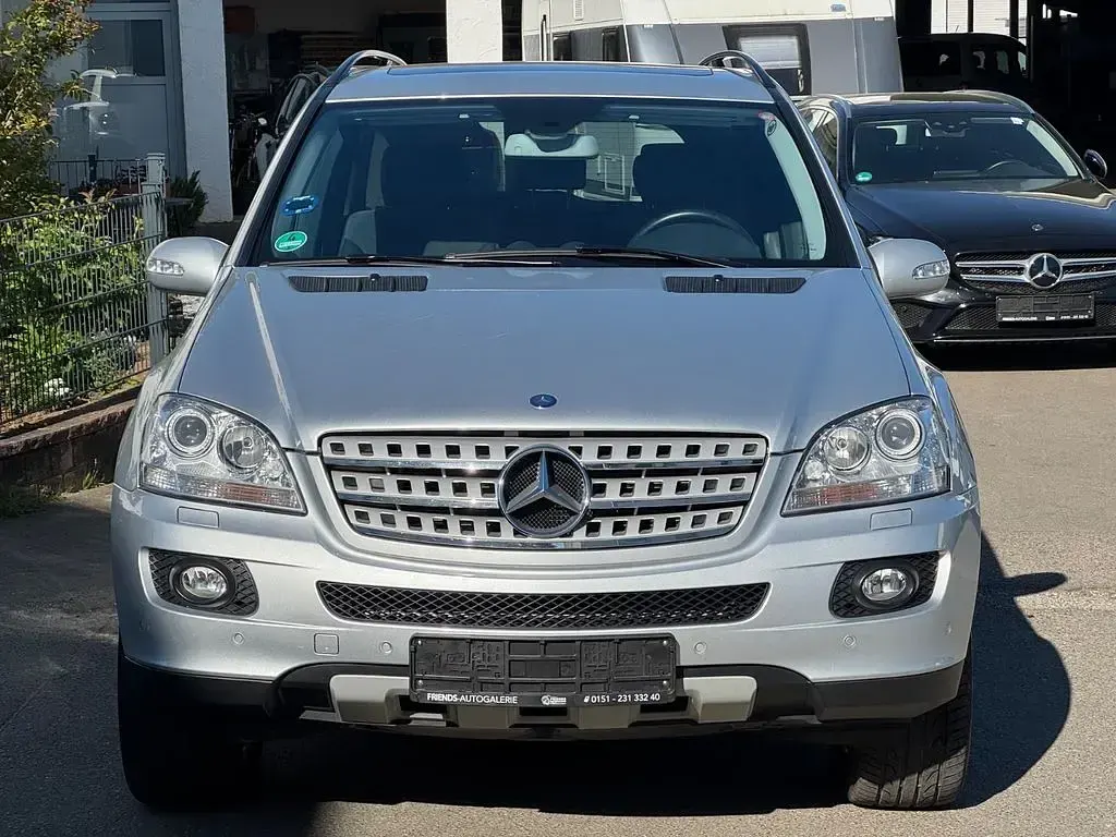 Używany Mercedes ML350 272 KM (200 kW) 2007 Srebrny SUV