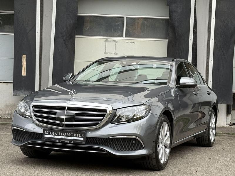 Grau Gebraucht 2016 Mercedes E200 Luxury Limousine | 22.900 € (Fairer Preis) - Bild 1/4
