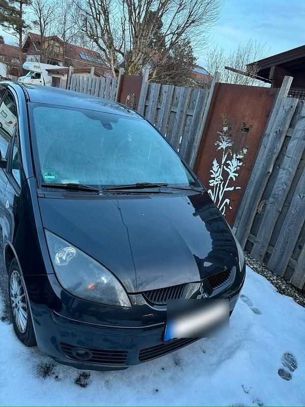 Schwarz Gebraucht 2009 Mitsubishi Colt Kombi | 2.000 € - Bild 1/4